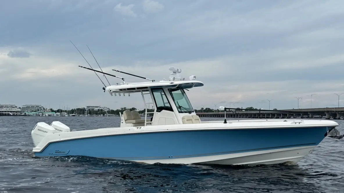 2025 Boston Whaler 330 Outrage