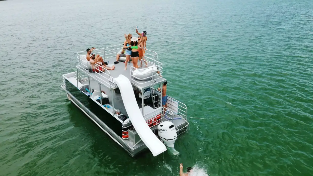 Rent this 25' Solid Craft on Anchor