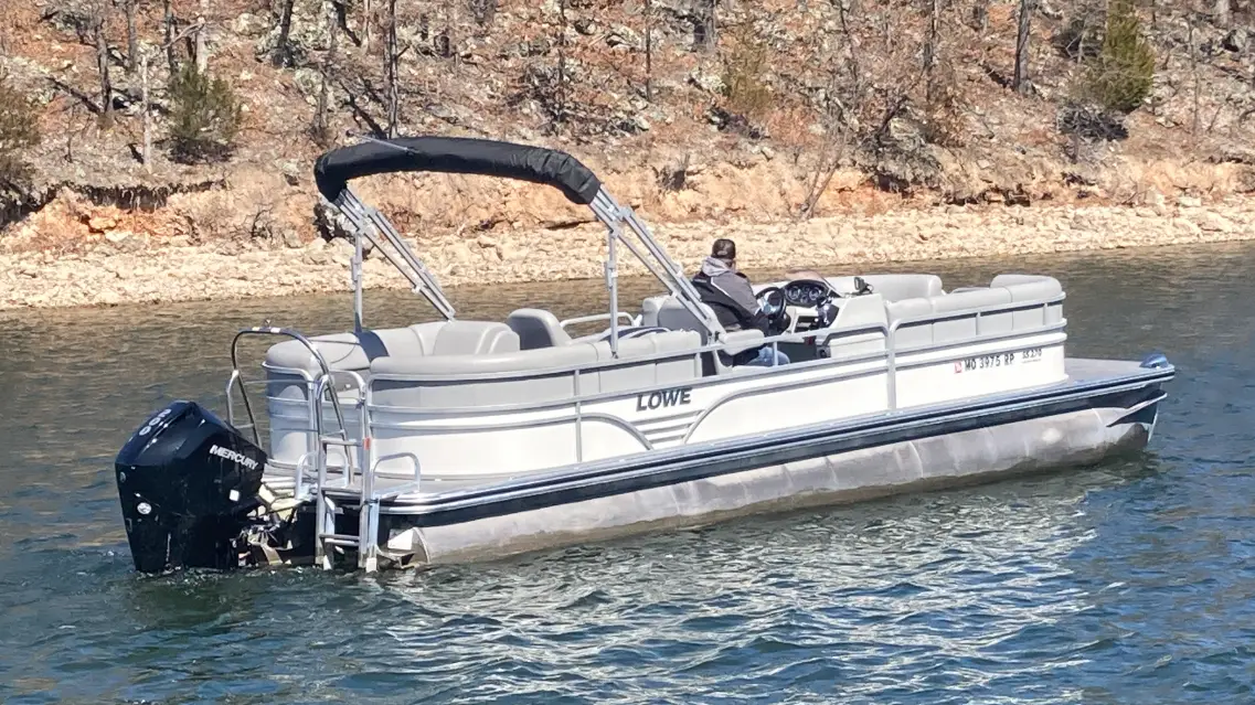 Rent this 27' Lowe on Anchor